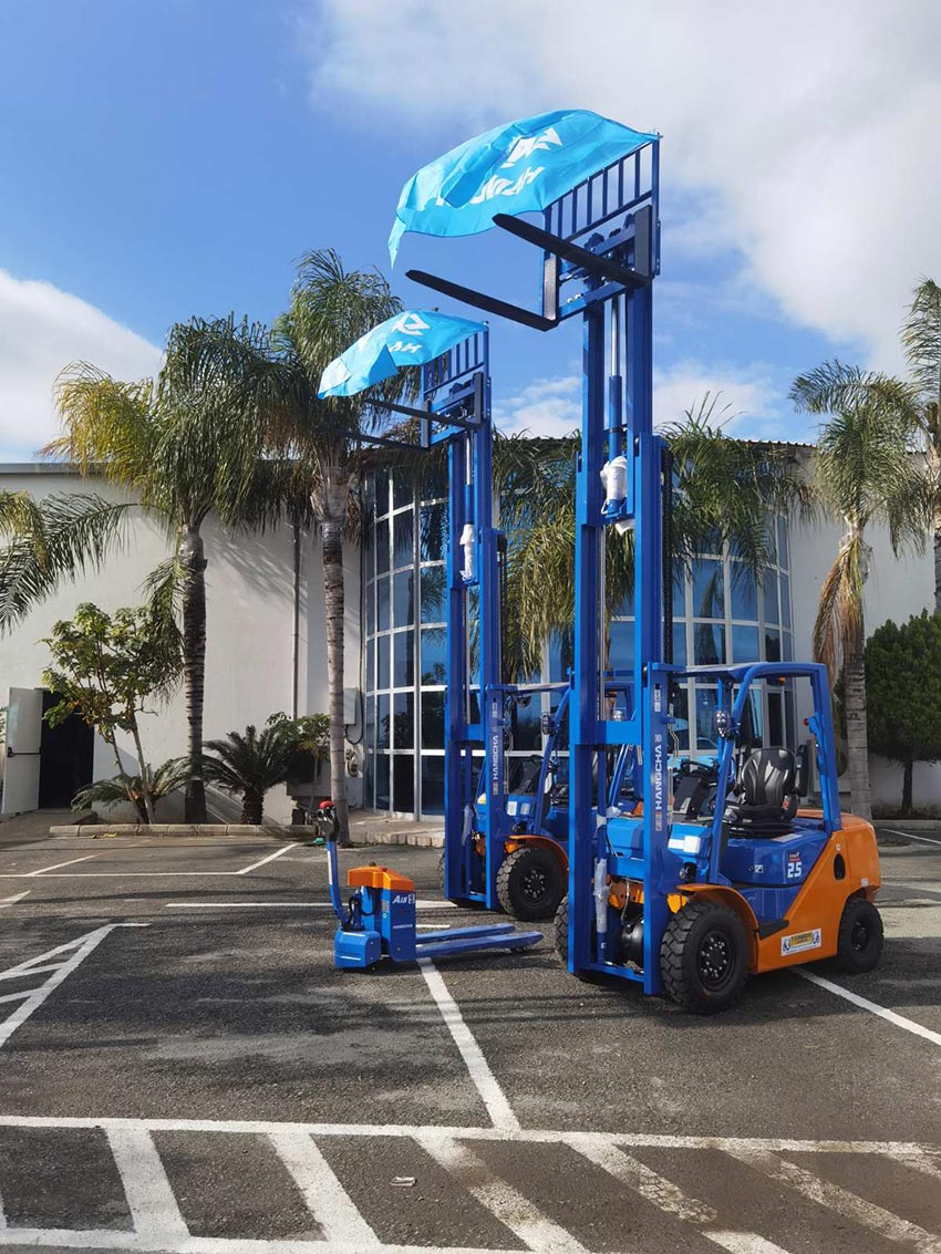 /uploads/image/2024/02/26/Blue-Forklift,-Sky-Like2.jpg Blue-Forklift,-Sky-Like2.jpg
